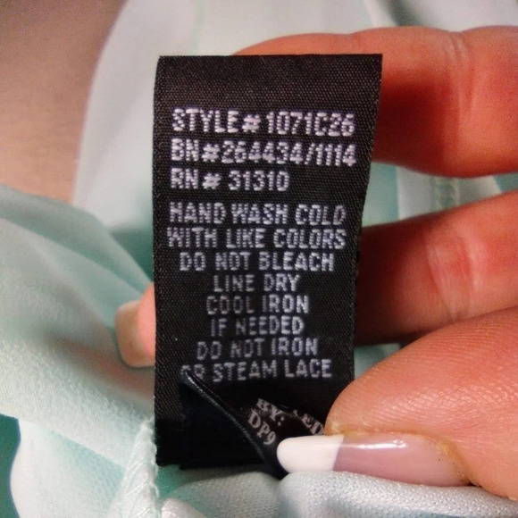 NWOT- BCX Light green / Blue Sleeveless Blouse. Size Medium. C132 - Picture 7 of 7